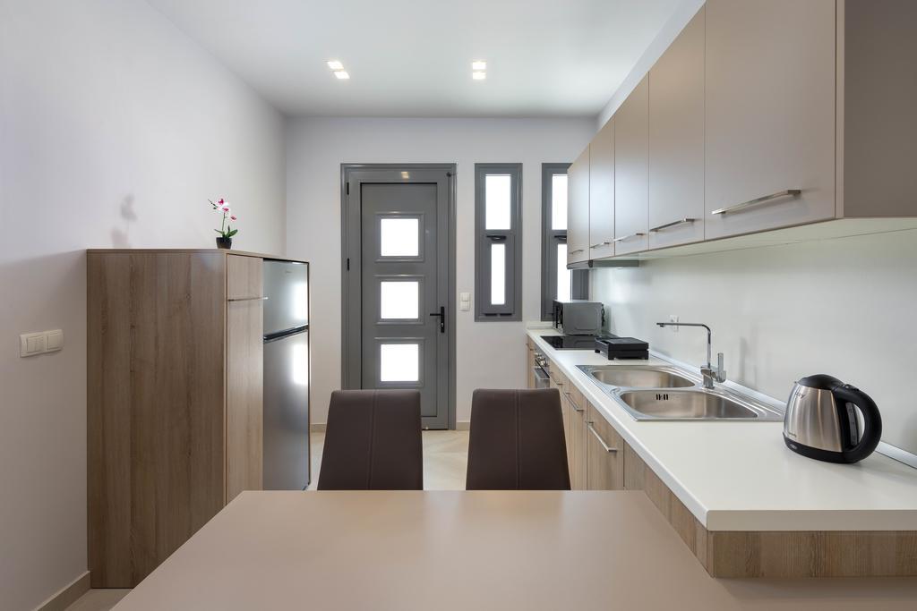 Lardos Luxury Apartments エクステリア 写真