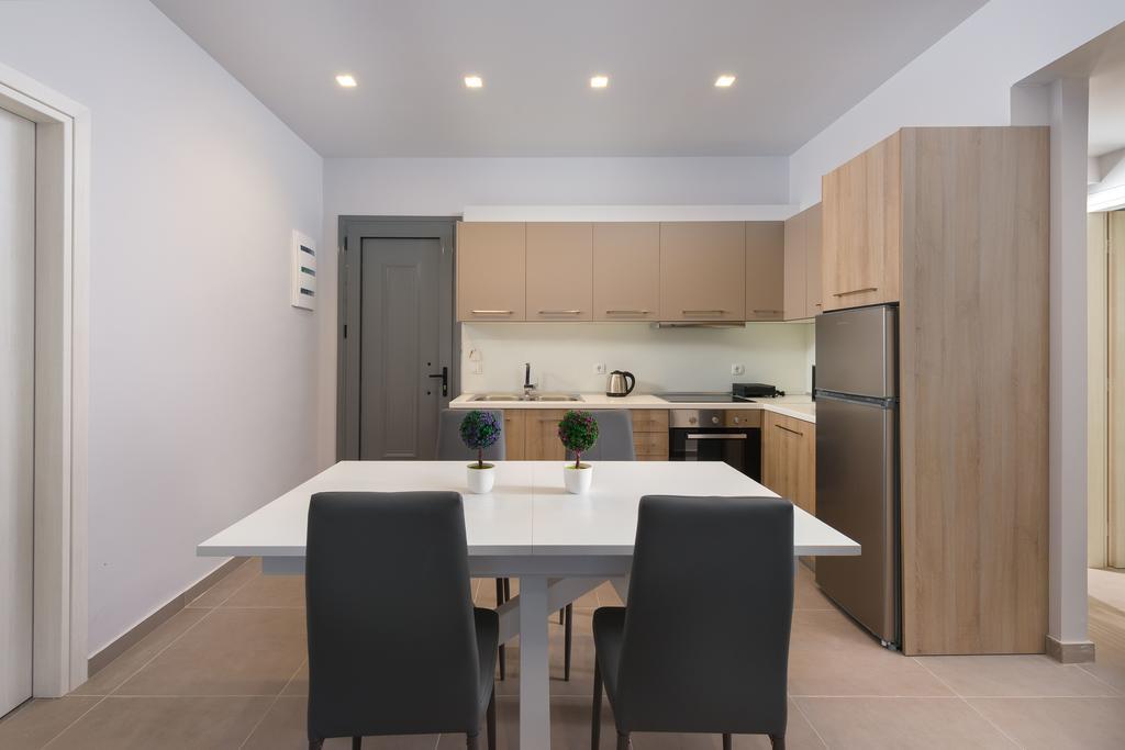 Lardos Luxury Apartments エクステリア 写真